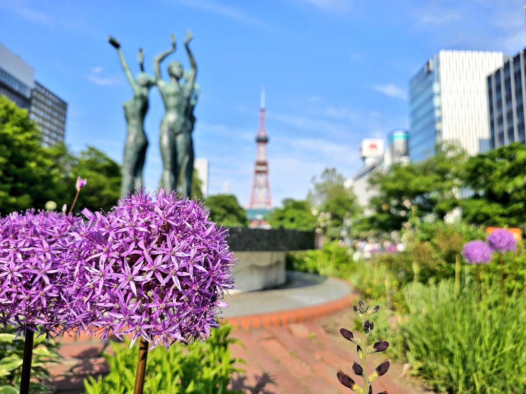 Loco_Style_HO's tweet photo. 皆さん、おはようございます♪
本日は6月5日、ロコの日ですね！
という事で、初の試みでご来店のお客様全員会計時にサイコロを振ってもらい、『６と５』が出たらカット料金を

　　　『５００円』

にしちゃいます！！

ぜひこの機会にご来店下さい☆ https://t.co/KSX7jy2sip