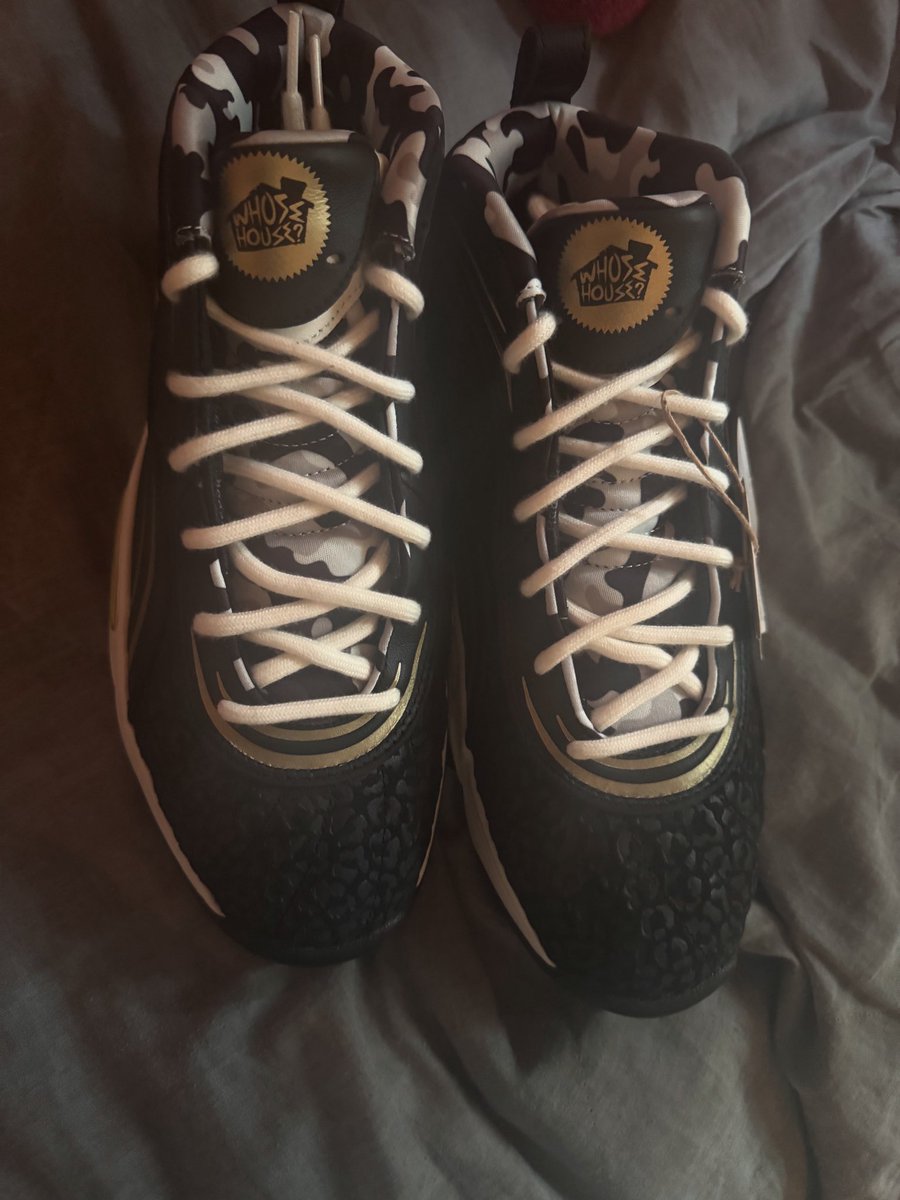 illwill5280's tweet image. Had to snatch “The Answer 3’s made for @swerveconfident Who’s House?” Edition