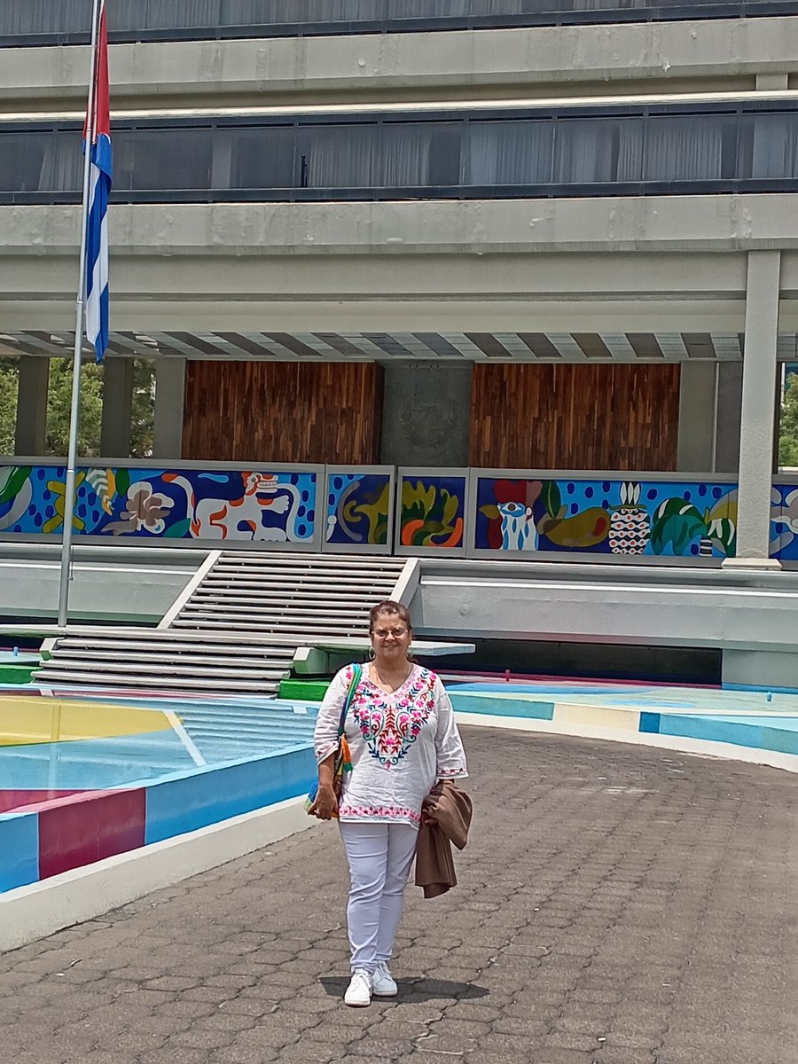 Recibimos en <a href="/EmbaCuMex/">Embajada de Cuba en México</a> a la DrC. Tania Merino Gómez vicepresidenta de la Fundación climática IRIS de 🇨🇺 con quién intercambiamos sobre los proyectos recientes con impacto en las relaciones #Cuba y #México y para la región.