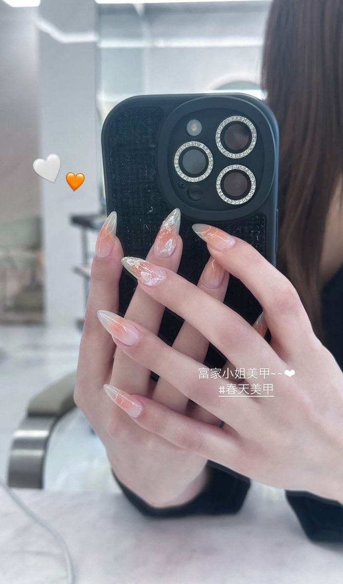 chiz0j's tweet image. 私はネイルのデザインを探す天才だとおもう･･･🔍❤︎
今月も可愛い網紅chanですｯ((４枚目
#網紅ネイル