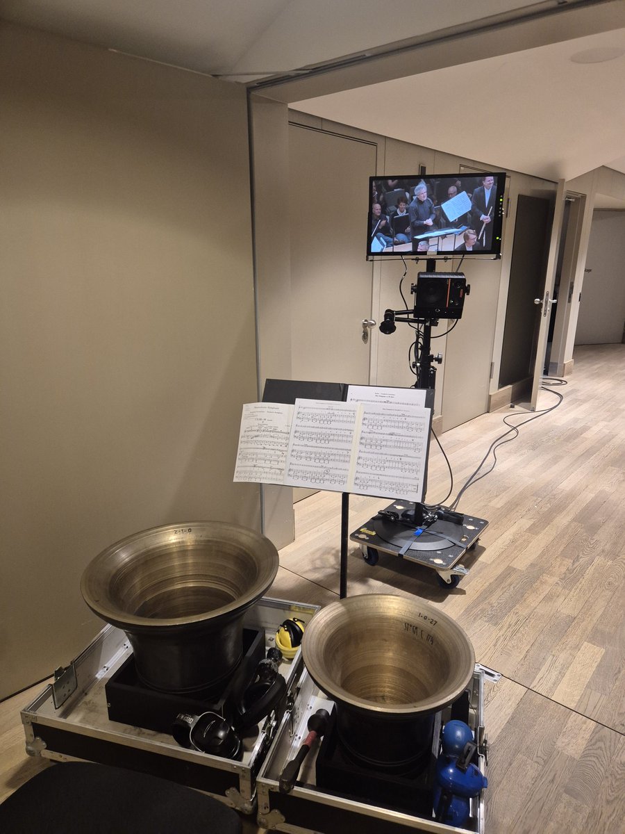 Backstage <a href="/elbphilharmonie/">Elbphilharmonie</a> <a href="/londonsymphony/">London Symphony Orchestra</a>