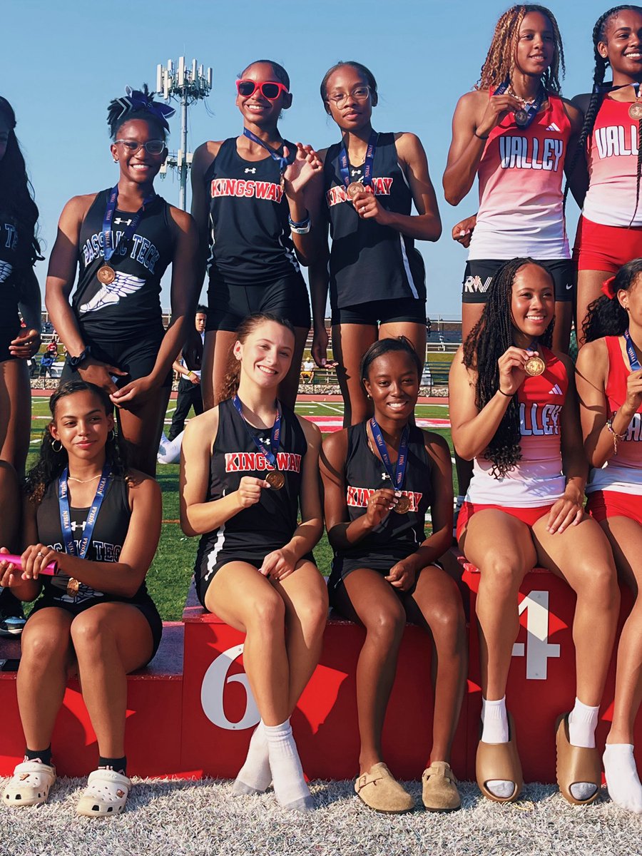 coachcaithess's tweet photo. What a day for these girls! Made the podium at the NJ Meet of Champions in all three of their events. 5th in the 4x400, 6th in the 4x100, and Noemi Haller was 7th in the 400. We couldn’t be prouder of them! Go Dragons! 🔥 🔴 ⚫️ https://t.co/VPLiwFqmJF