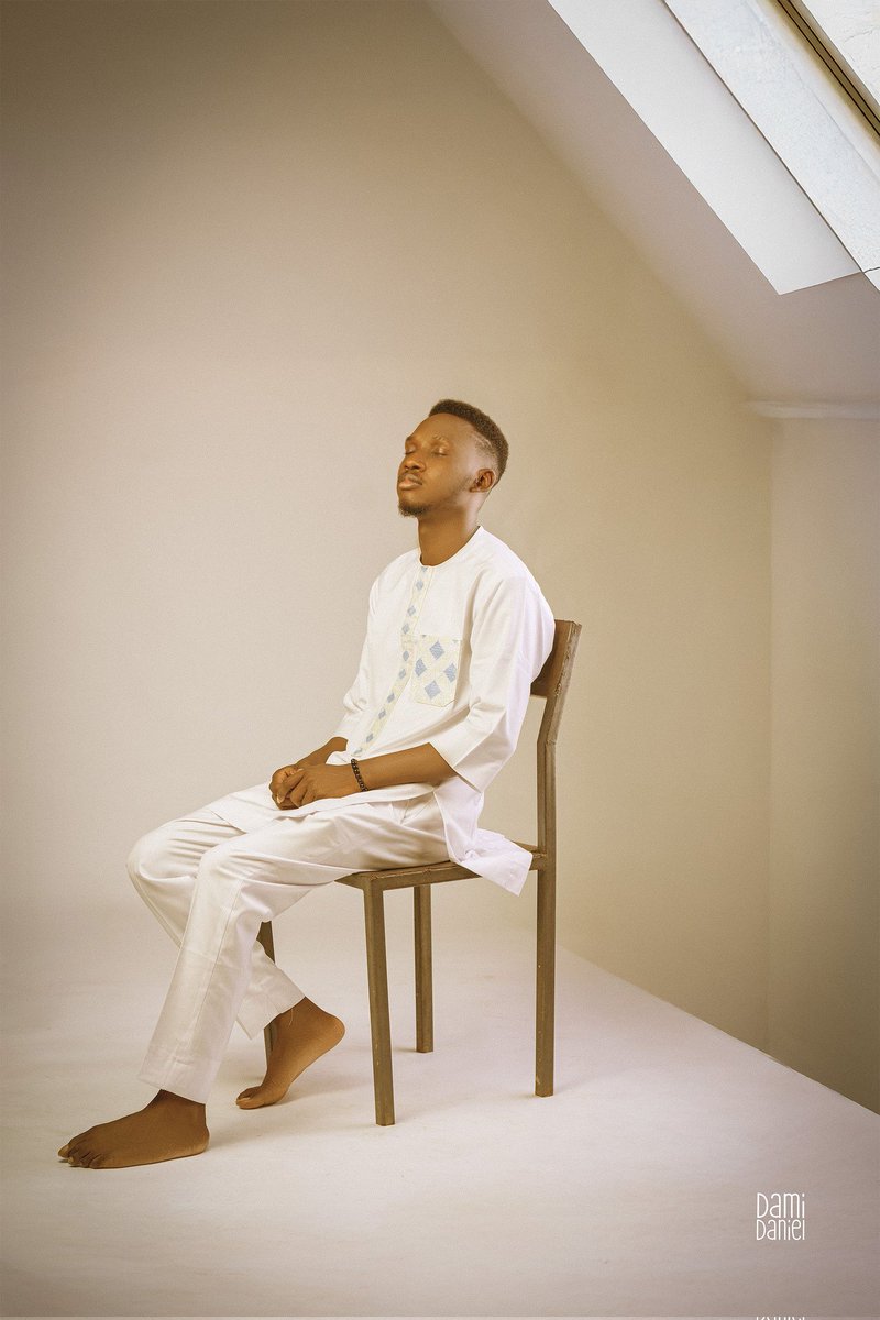 EmmanuelAkanmu's tweet photo. Happy Birthday, The Emmanuel Akanmu 👑

Today, I Celebrate Influence, Impact, and the Journey Ahead 🌍✨

#birthday #birth #birthdayboy #june #celebrant #happybirthday #god #christ #christian #jesus #influence #impact #globe #global https://t.co/BuI9CGT6cy