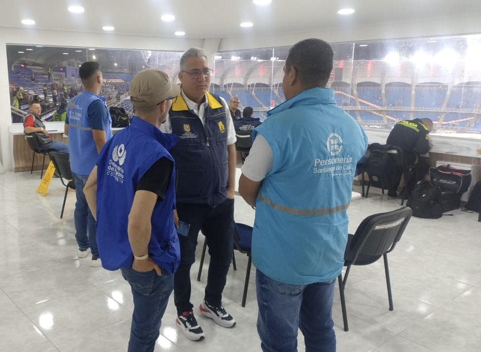 personeriacali's tweet photo. #AEstaHora l La Personería de Cali acompaña el Puesto de Mando Unificado (PMU) instalado en el Estadio Pascual Guerrero, en el marco del partido entre @AmericadeCali y @JuniorClubSA.

✅ Hacemos presencia institucional para velar por el respeto de los derechos de los asistentes y garantizar que esta jornada deportiva se desarrolle en condiciones de seguridad y tranquilidad.