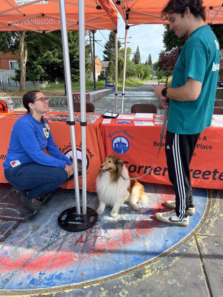 FN_Jana's tweet photo. Carmen, Abdiaziz, and Osama teaching a community member about RBAC! Osama is providing the safety survey. Carmen is giving out resources and information about the Rainier Beach neighborhood. RBAC is at Mapes Creek from 4:30-7:30pm right now, come join us! @rainierbeach #rbac https://t.co/EHQi0R7WUd