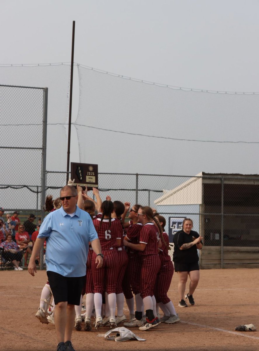 KaydiMiller30's tweet photo. I’m so grateful for all the opportunities this season. Winning our schools first ever Sectional title but also beating the schools Homerun record!! (13). Til the next!!
Stats:
BA .564
57 H
13 HR
39 RBI
@WIUSoftball https://t.co/pjsDQTKqiU