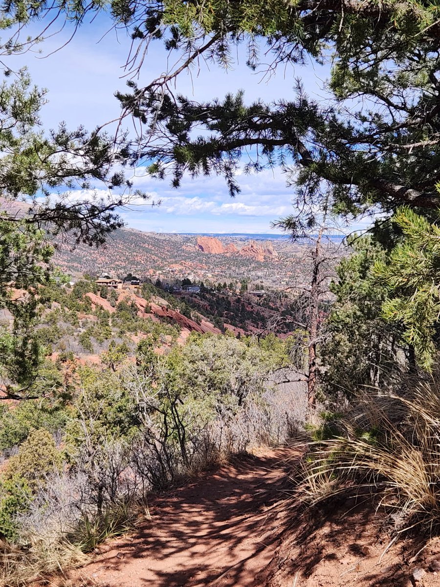 ViewFromTrails's tweet photo. A View from the Trail...🌲👣🌲

#❤️☮️🌐👣✌️
#🇨🇦🇲🇽🇪🇺🇺🇦🫶
#TrailRunning
#Mountains
#Colorado
#HugTrees
#☮️🌲☮️ https://t.co/by5G7SS26I