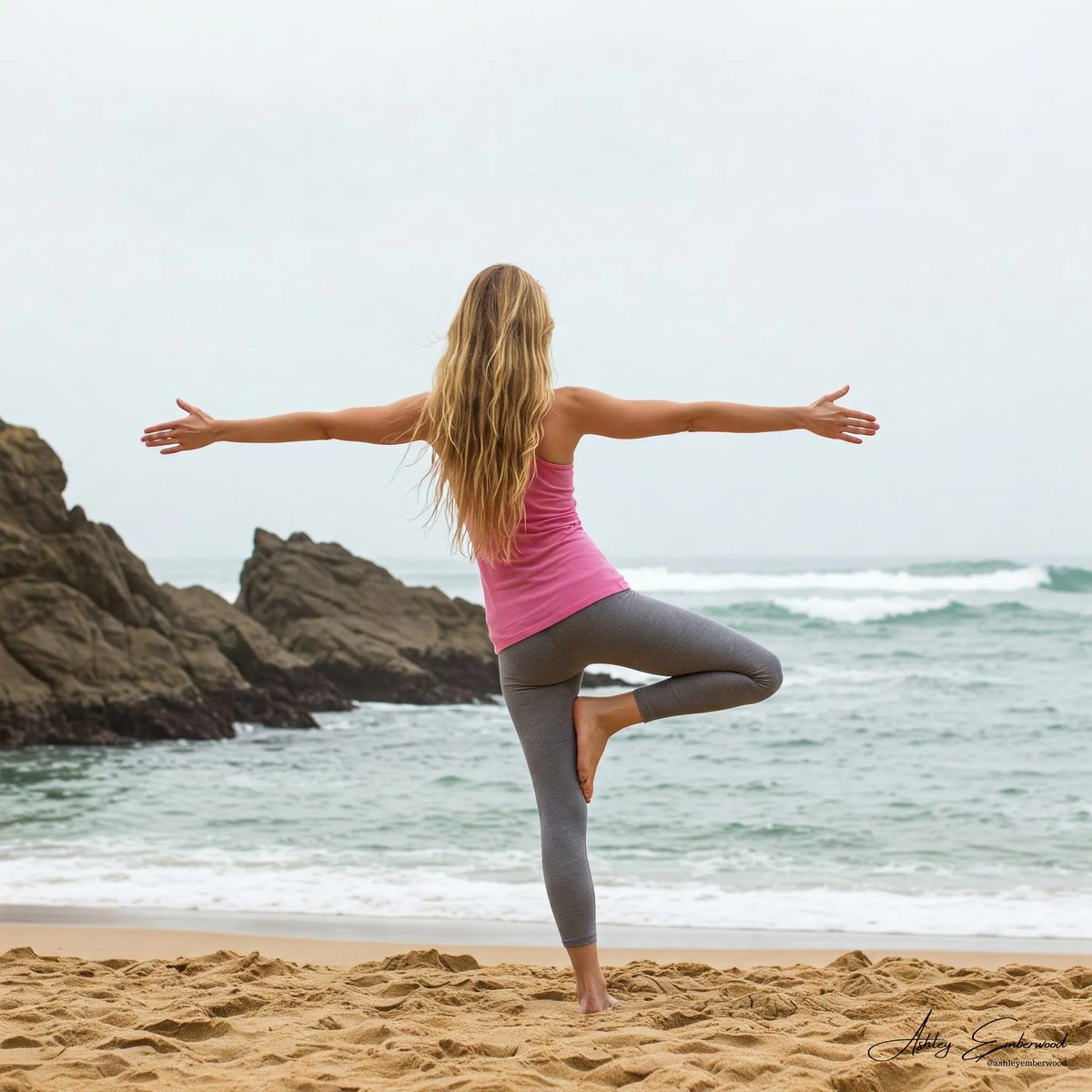 AshleyEmberwood's tweet photo. Yoga on the beach 😍
#yoga #summer #beach https://t.co/GIiNM04FpR