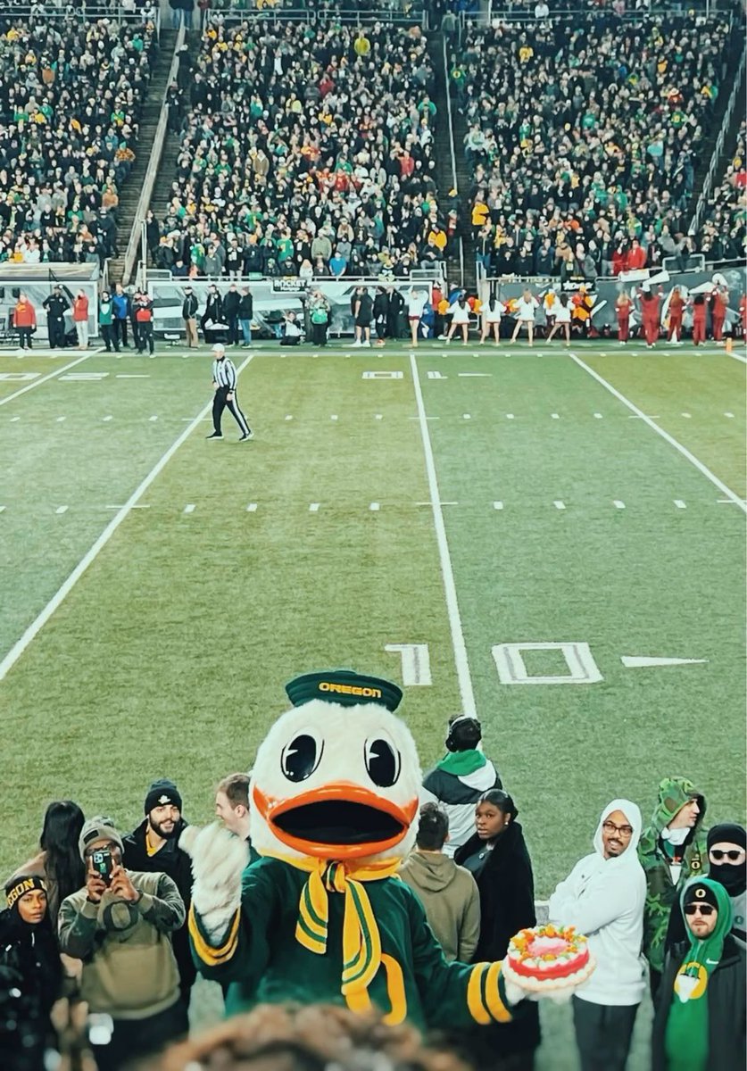 Nathan “Nate” Carson (@natecarson09) on Twitter photo BLESSED to say I have received an offer from The University of Oregon!!! #AGTG <a href="/1luv5/">Aaron Brand</a> <a href="/Demyond1/">Big Wright</a> <a href="/Dash25_/">Darryl Gorie</a> <a href="/GregRuff16_/">Coach Ruff</a> <a href="/train0187/">TRAINBUILT PERFORMANCE</a> <a href="/CoachWright425/">Chris Wright</a> <a href="/CoachDanLanning/">Dan Lanning</a> <a href="/DallasWarmack/">Dallas Warmack</a> <a href="/105CoachTerry/">A'lique Terry</a> <a href="/ChadSimmons_/">ChadSimmons</a> <a href="/AnnaH247/">Anna Adams</a> <a href="/SWiltfong_/">Steve Wiltfong</a> <a href="/HaleMcGranahan/">Hale McGranahan</a> <a href="/RivalsWardlaw/">Lee Wardlaw</a> <a href="/TomLoy247/">Tom Loy</a> BLESSED to say I have received an offer from The University of Oregon!!! #AGTG <a href="/1luv5/">Aaron Brand</a> <a href="/Demyond1/">Big Wright</a> <a href="/Dash25_/">Darryl Gorie</a> <a href="/GregRuff16_/">Coach Ruff</a> <a href="/train0187/">TRAINBUILT PERFORMANCE</a> <a href="/CoachWright425/">Chris Wright</a> <a href="/CoachDanLanning/">Dan Lanning</a> <a href="/DallasWarmack/">Dallas Warmack</a> <a href="/105CoachTerry/">A'lique Terry</a> <a href="/ChadSimmons_/">ChadSimmons</a> <a href="/AnnaH247/">Anna Adams</a> <a href="/SWiltfong_/">Steve Wiltfong</a> <a href="/HaleMcGranahan/">Hale McGranahan</a> <a href="/RivalsWardlaw/">Lee Wardlaw</a> <a href="/TomLoy247/">Tom Loy</a>