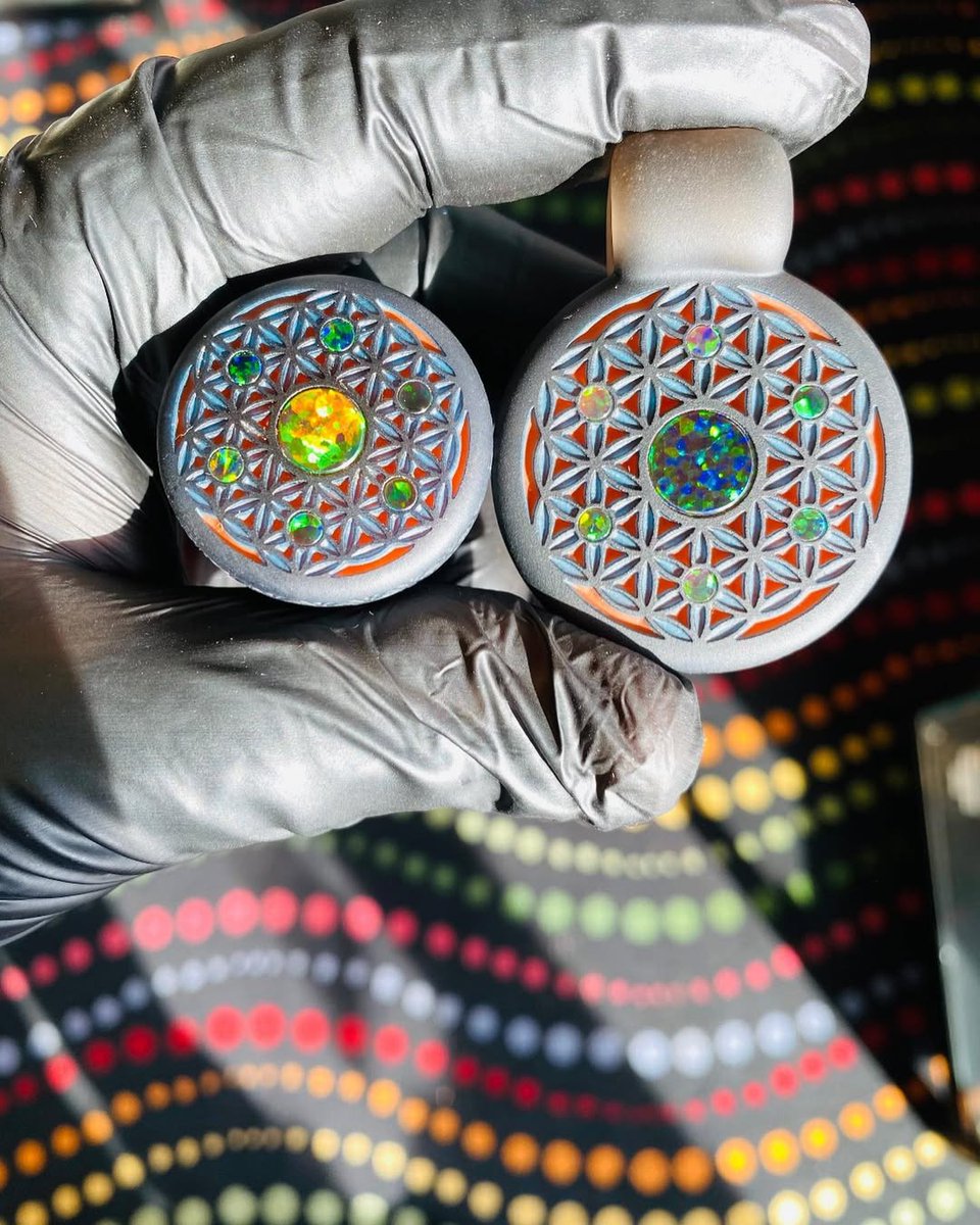 nickhiltbold's tweet image. 🚨🚨🚨Drop Alert 🚨🚨🚨
Huge thanks for everyone that follow me 💪🏻 Make sure you’d scroll through all of these pictures to check out these gems! 💎

#glassmaze #craved #pendantsofig #pendantsofinstagram #neckwear #seedoflife #longbranch #puffsmokeshopnj #borolove #bestofglass