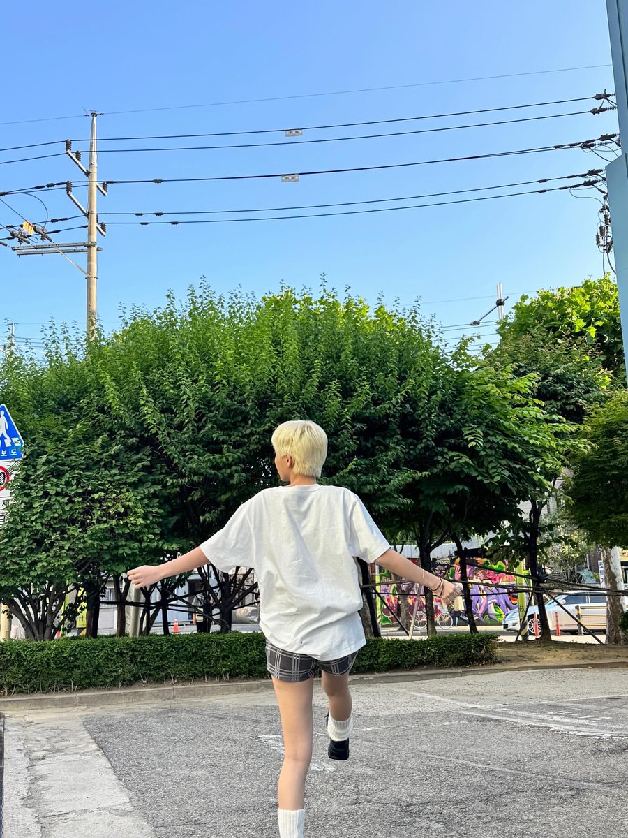 tiny.pretty.j tweet media
