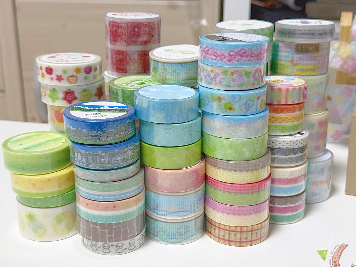 좀 늦은 감이 있지만 이것저것 겸사겸사 좋은 날 기념으로 랜덤 마테띵 RT 추첨 두 분께 나눔합니다 ʕ ᐢ ᵕ ᐢ ʔ 사진 속 + 그 외 소장 마테들 “ 아무거나 ” 감아서 보내드려요••• 💙 ｡𖦹°‧⭑.ᐟ
길이도 손 가는대로 감을 것 같아서 1m가 될 수도 안 될 수도••• 일요일 밤에 추첨할게요.ᐟ