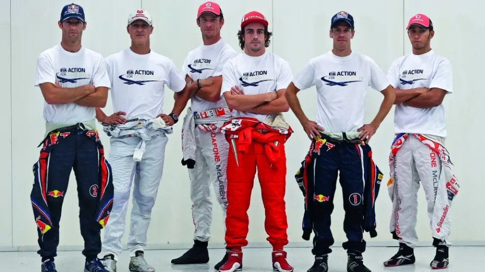 La grilla de 2012 es POR LEJOS la mejor de la historia, nunca se repetira algo similar 

21 títulos mundiales, 305 victorias y 677 podios en una sola foto.🚬