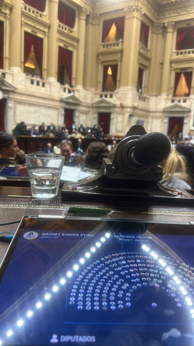 La media sanción de ley de hoy para aumentar las jubilaciones no resuelve el problema de fondo. Suma más costo fiscal a un sistema que ya está quebrado. Basta de parches: necesitamos una reforma previsional seria y sostenible.