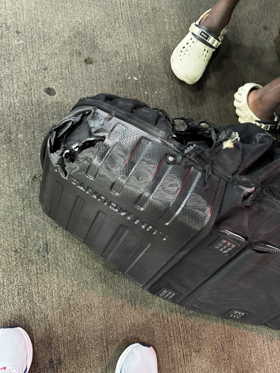 bdhurtak's tweet photo. @SouthwestAir this is not handling your luggage with care. New travel @SunMountainGolf bag, @vesselgolf bag and @TaylorMadeGolf clubs damaged on flight to a golf weekend at @streamsong https://t.co/VpW9EAdZEc