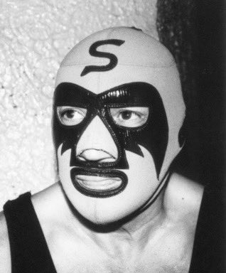 ¡Fotaza! El gran Rolando Vera enmascarado como Spirit. #FotoDelRecuerdo