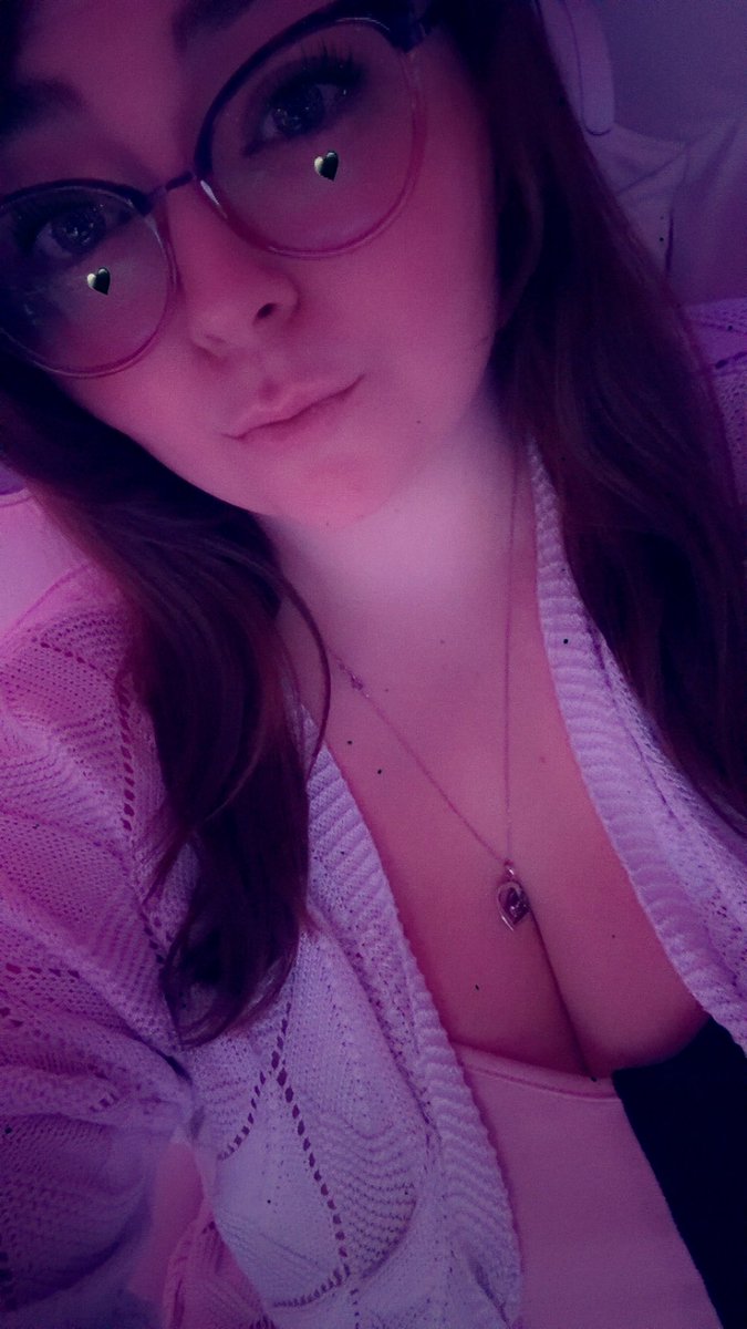 I’m live on #twitch playing reloads in #fortnite 

twitch.tv/princessgorl