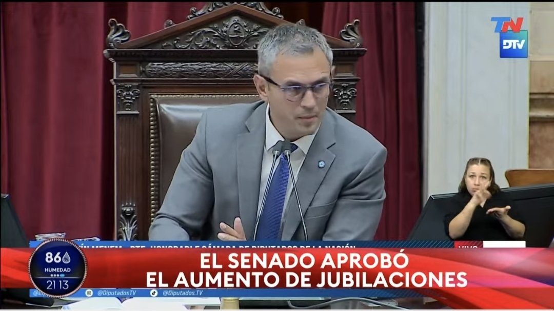El Senado tiran con la foto del Presidente de la Cámara de Diputados.

El periodismo que mejor informa.