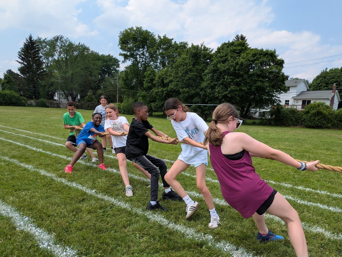 5th graders didn't let a little heat stop them from enjoying the Junior Olympics! Look at these budding athletes!