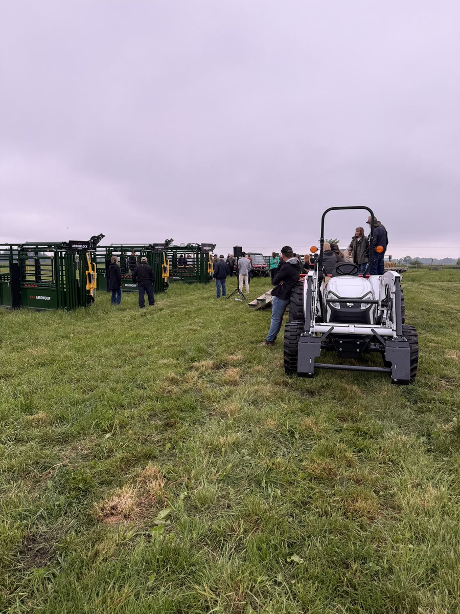 Brussels Agri Srvc. (@brusselsagrisrv) on Twitter photo Another great pasture walk tonight. We are so grateful for our customers, suppliers and speakers. <a href="/Alltech/">Alltech</a> <a href="/GallagherNA/">Gallagher Animal Management</a> <a href="/speareseeds/">Speare Seeds</a> <a href="/Grippleltd/">Gripple UK & Ireland</a> <a href="/Arrowquip/">Arrowquip</a> Another great pasture walk tonight. We are so grateful for our customers, suppliers and speakers. <a href="/Alltech/">Alltech</a> <a href="/GallagherNA/">Gallagher Animal Management</a> <a href="/speareseeds/">Speare Seeds</a> <a href="/Grippleltd/">Gripple UK & Ireland</a> <a href="/Arrowquip/">Arrowquip</a>
