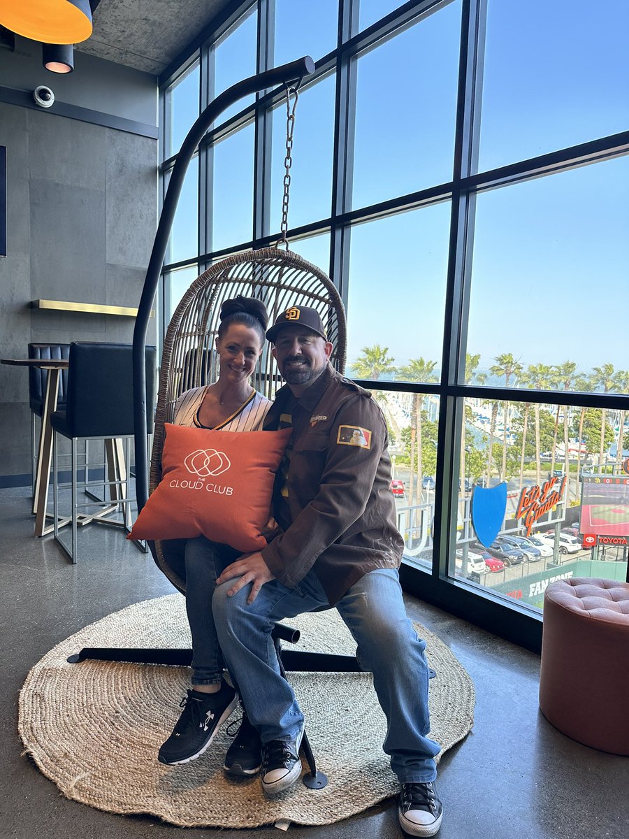 Flew up to the Bay Area to see the #Padres at <a href="/OracleParkSF/">Oracle Park</a>!  

Thanks to <a href="/SorareMLB/">SorareMLB</a>