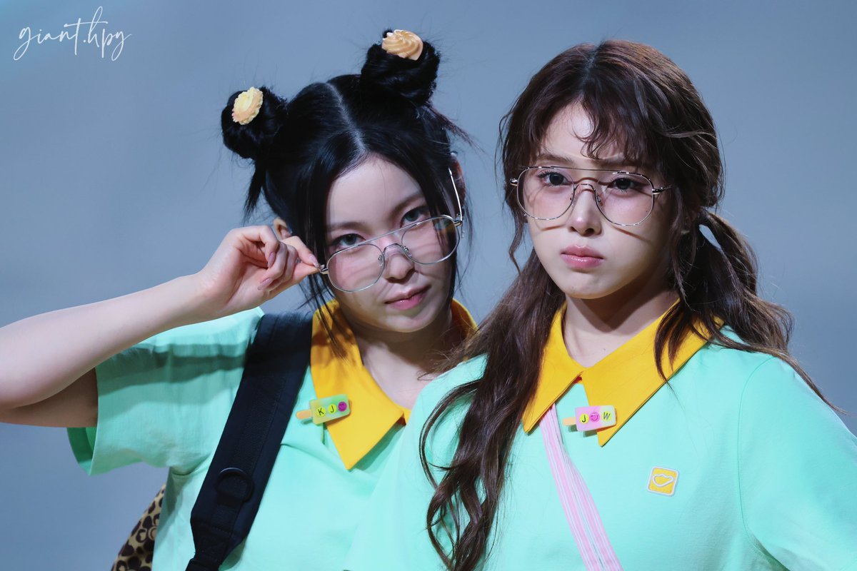 25250529 sw fansign
😎😎

-
#엔믹스 #NMIXX
#지우 #JIWOO
#규진 #KYUJIN