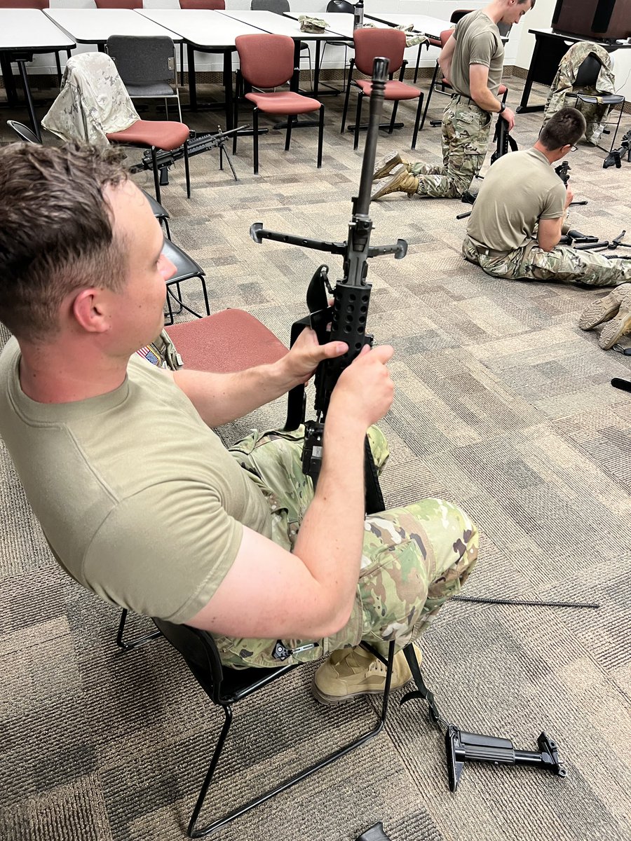 204MEB's tweet photo. 📸 In Action
Check out our soldiers in action during the M249 training sessions. Their focus and determination exemplify the spirit of the 204th MEB. @UTNationalGuard 

#204thMEB #UtahNationalGuard #M249SAW #CombatReady #TrainToWin https://t.co/vJOyyiCMiV