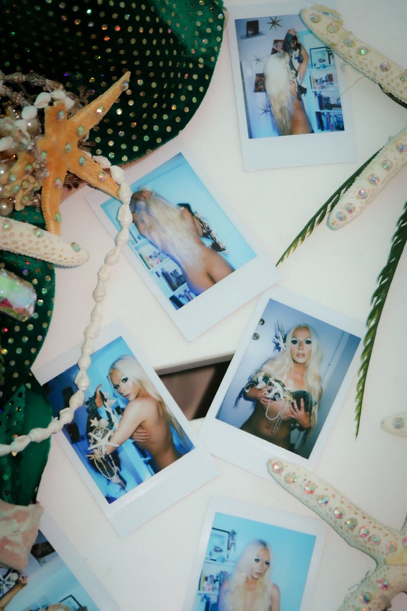 👑 Farrah Moan tweet media