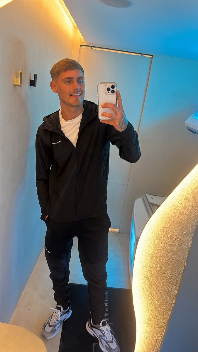 adam_l21_'s tweet photo. Who wants draining 💵 

RT and give me a message 🫡 https://t.co/glsvewLkq6