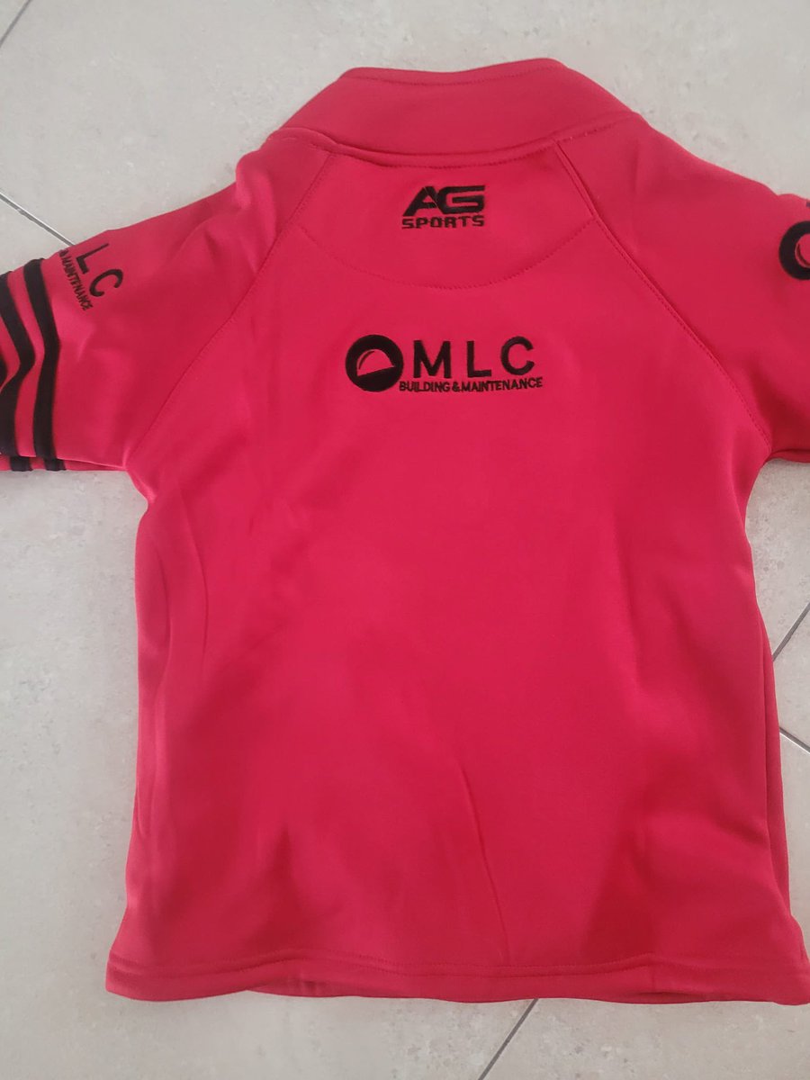 AdareGAA's tweet image. A big thanks to MLC Builders for sponsorsing tops for our u7 group. Great to have the support and recognition of all the hard work by the boys. The tops look great 🔴⚫