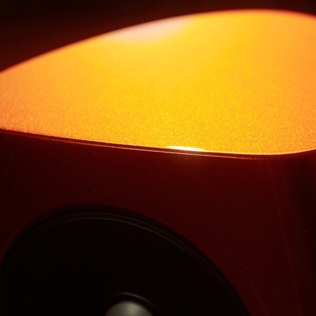 With the Meridian DSP9 you hear every detail and feel every note. 

It delivers balanced sound. No distortion. Pure performance.

#MeridianAudio #BritishAudioTechnology #music #design