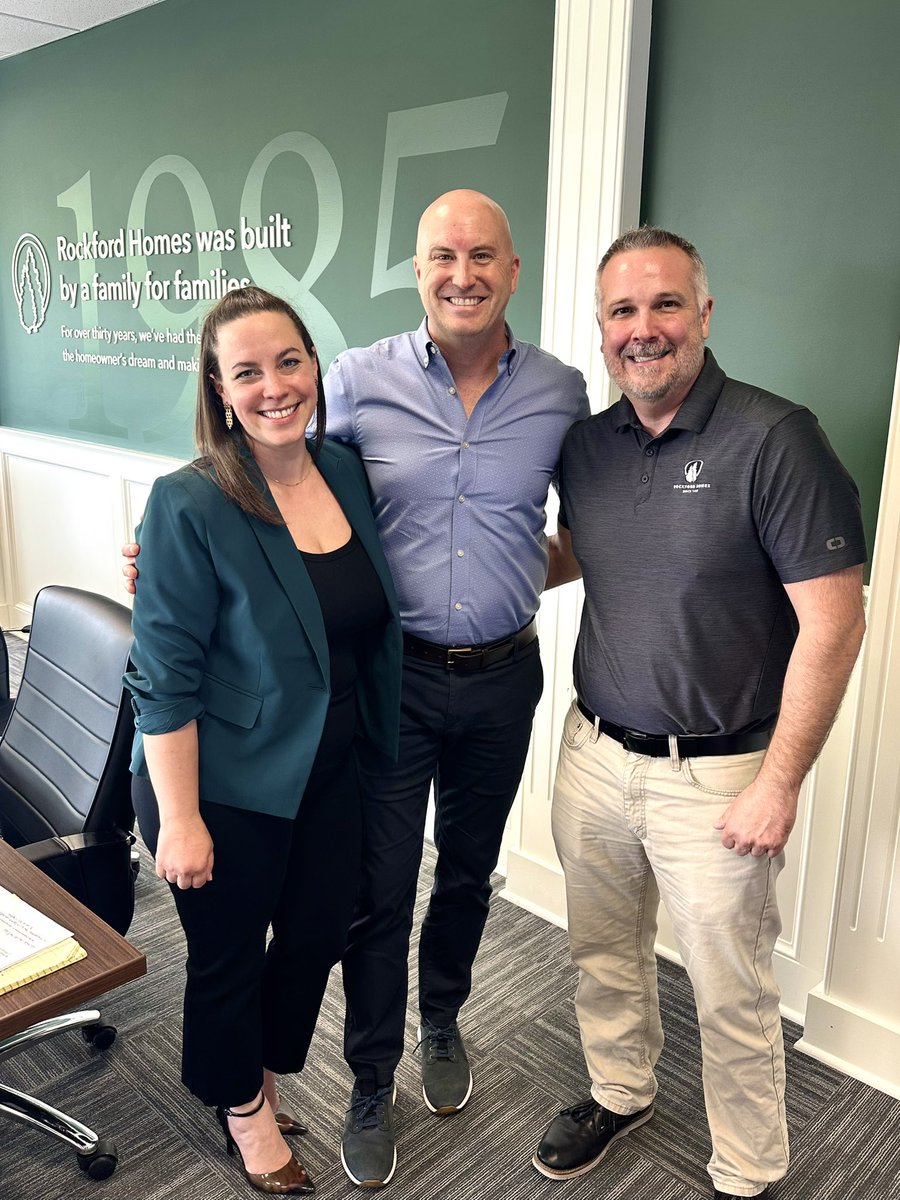 Calibrating the Thermostat. 

Great to be back w/ leaders from across @rockford_homes and breathe some good oxygen into our leadership &amp; culture development. Great to be with you all!

#leadership #culture #corevalues #mindset #thermostatcultures #breathingoxygen