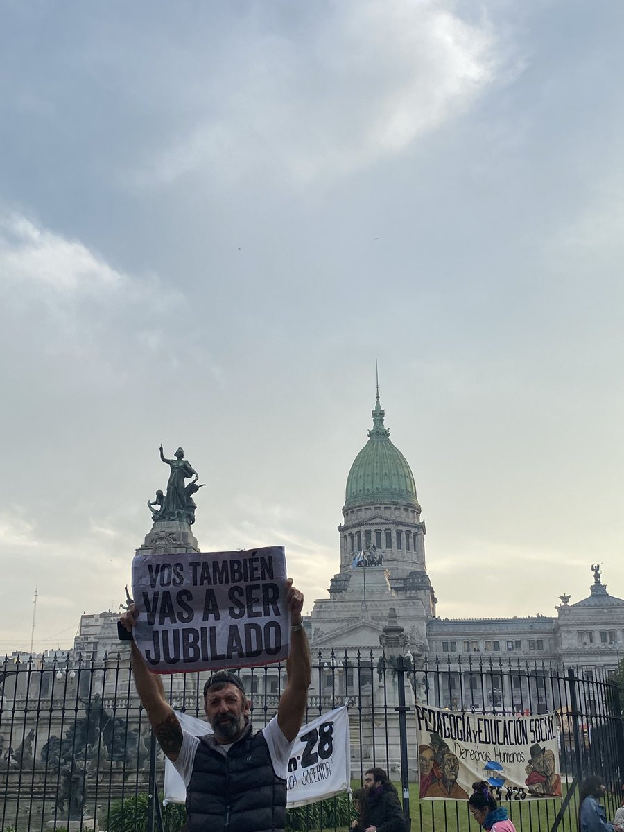 Joepsi's tweet photo. Todos vamos a ser jubilados, es cuestión de tiempo https://t.co/9wKAMfa6g3