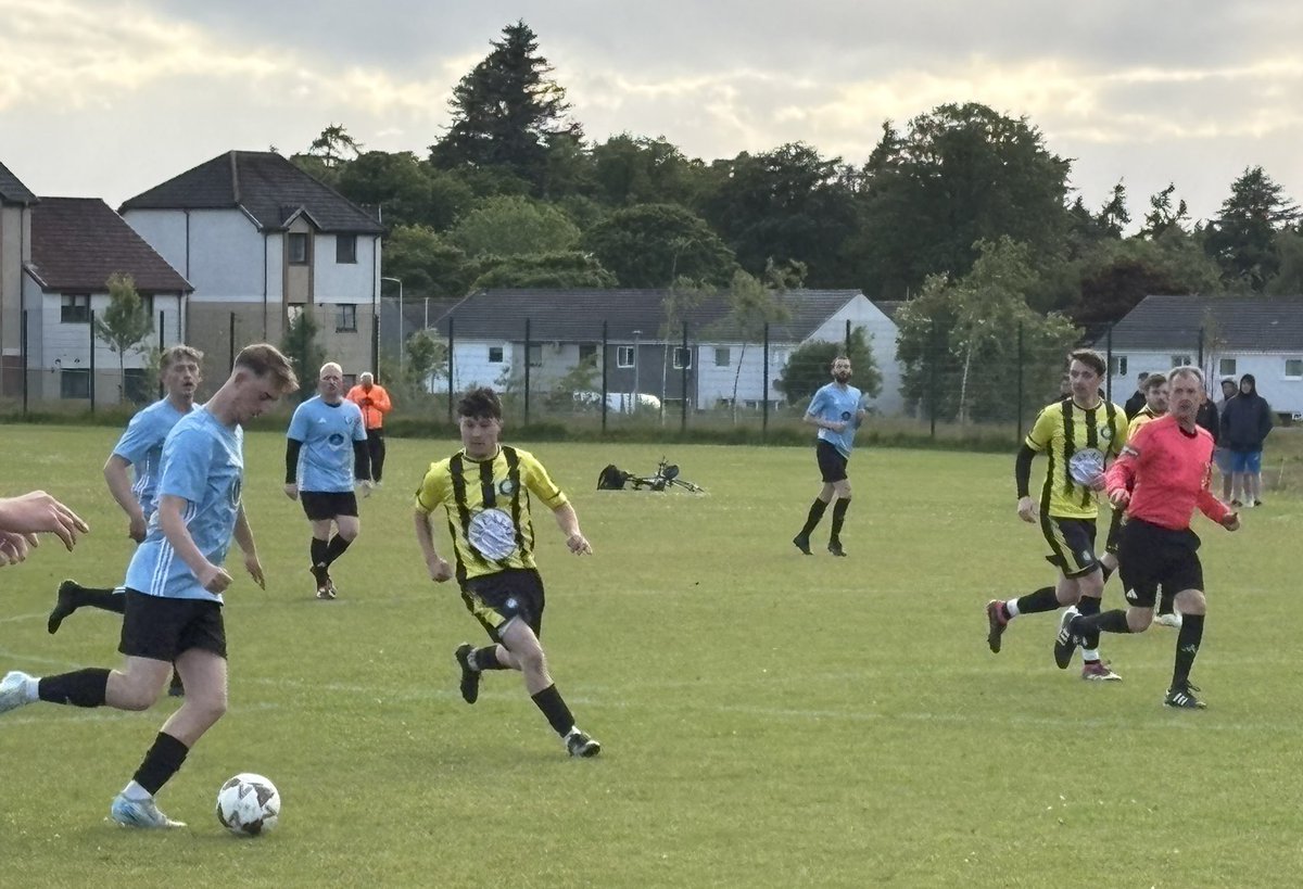 Chris Sanderson (@ne63exile) on Twitter photo Another bonus game in the Inverness & District Football Association League as 2nd division leaders Ferry United (Sky) scored four second half goals into a strong wind to beat visitors Slackbuie (Yellow) 4-0 at Culloden Playing Fields. <a href="/scottish_aff/">AmateurFixturesResultsSCO</a> Another bonus game in the Inverness & District Football Association League as 2nd division leaders Ferry United (Sky) scored four second half goals into a strong wind to beat visitors Slackbuie (Yellow) 4-0 at Culloden Playing Fields. <a href="/scottish_aff/">AmateurFixturesResultsSCO</a>