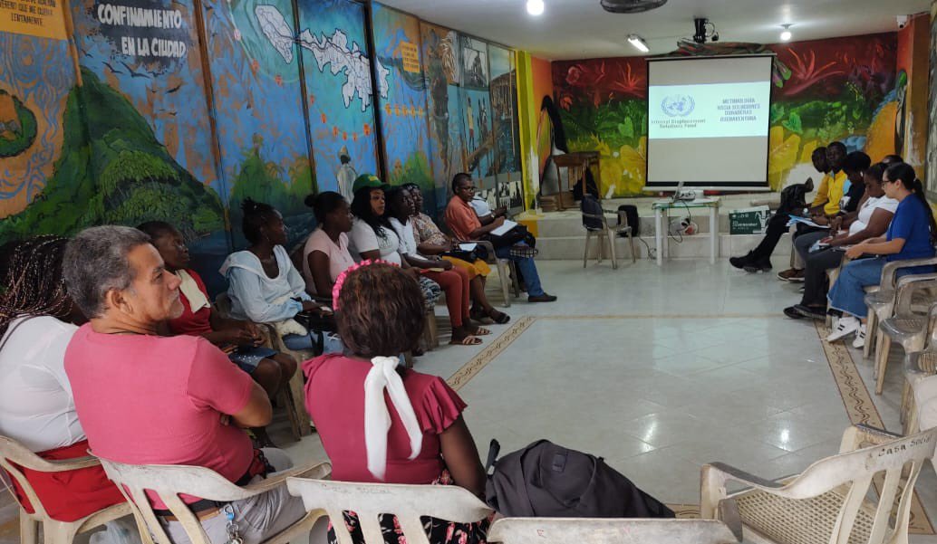 OIMColombia's tweet photo. Durante el encuentro:
✔️ Discutimos avances, retos e indicadores 2025
✔️ Definimos prioridades en acciones conjuntas y alinear esfuerzos
#SolucionesDuraderas
El compromiso de Naciones Unidas es claro: acompañar al Estado colombiano a transformar la vida de las comunidades. #IDSF https://t.co/k0Vm2ucPnO