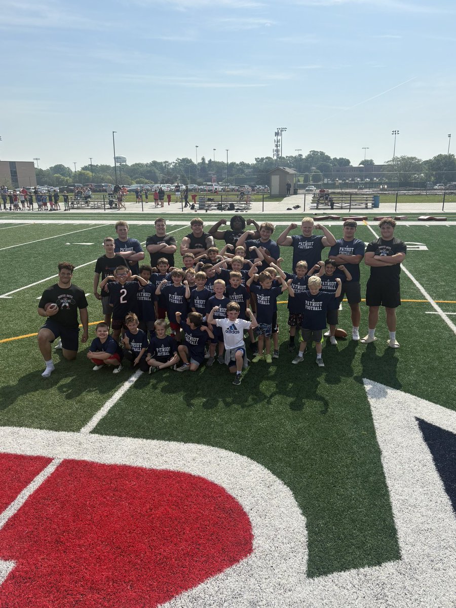 MSouthFootball's tweet photo. We had a great few days of youth camp! Kindergarten thru 5th grades ballers! #SouthBoyz #Bombpops https://t.co/4LYih9QOov