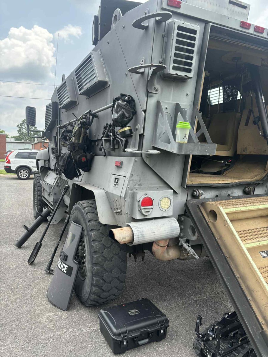 We had a blast visiting the Gallatin Shalom Zone Summer Camp today! 🚓☀️ Our team was thrilled to bring out the MRAP and the robot to give the kids a hands-on look at some of the tools we use to keep our community safe. Their curiosity, excitement, and big smiles made our day! 💙