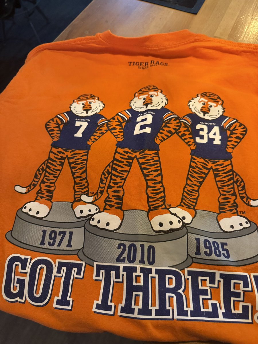 Another AUsome <a href="/vintedUK/">Vinted U.K.</a> purchase .. £1.50!!! <a href="/dee_ford/">Dee</a> <a href="/AuburnU/">Auburn University</a> <a href="/AubietheTiger01/">Aubie the Tiger</a> <a href="/TigerRags/">Rags The Tiger</a>