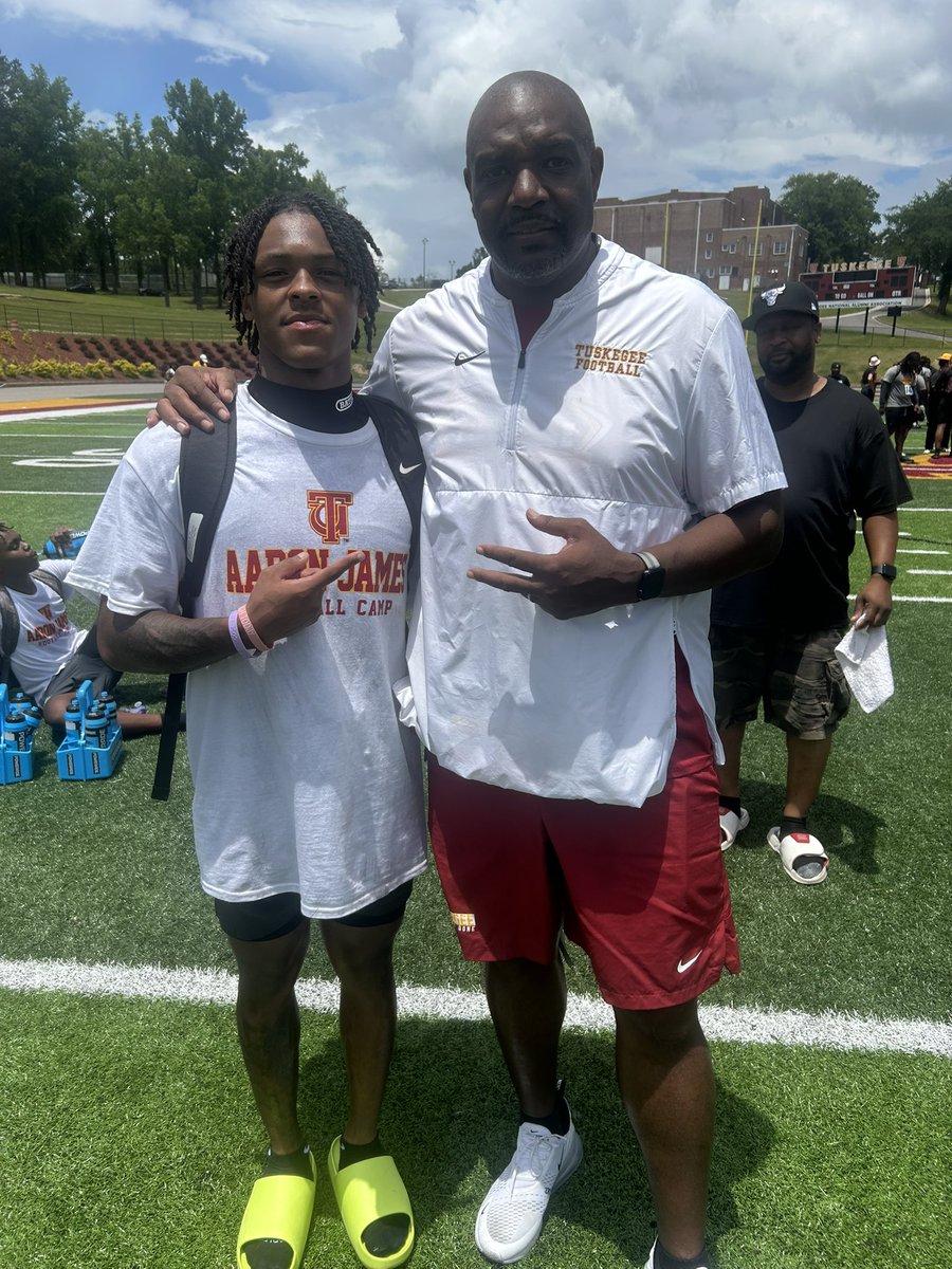 jdmck8's tweet image. Had an amazing showing at TU 🔴🟡today . Great things to come , cant wait to be back !!
Big Shoutout to @TBSCoachSamuels !!
@CoachLAoneal12
@alfonzojalen
@TyHardnett
@JustinEllis22
@DexPreps
@CoachCarter3