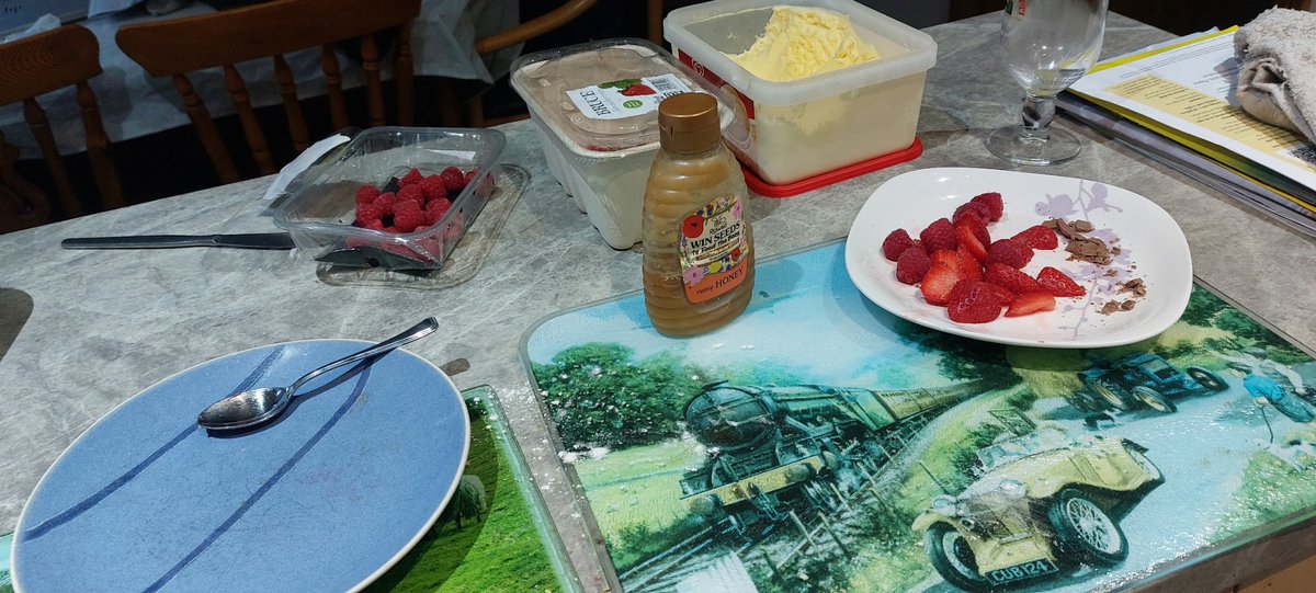 RichGargett's tweet photo. A healthy desert from simple ingredients, ever better when you get your eggs fresh from your own hens. But feels strange when your children are now making #pancakes for you. https://t.co/buI4ekcpRn