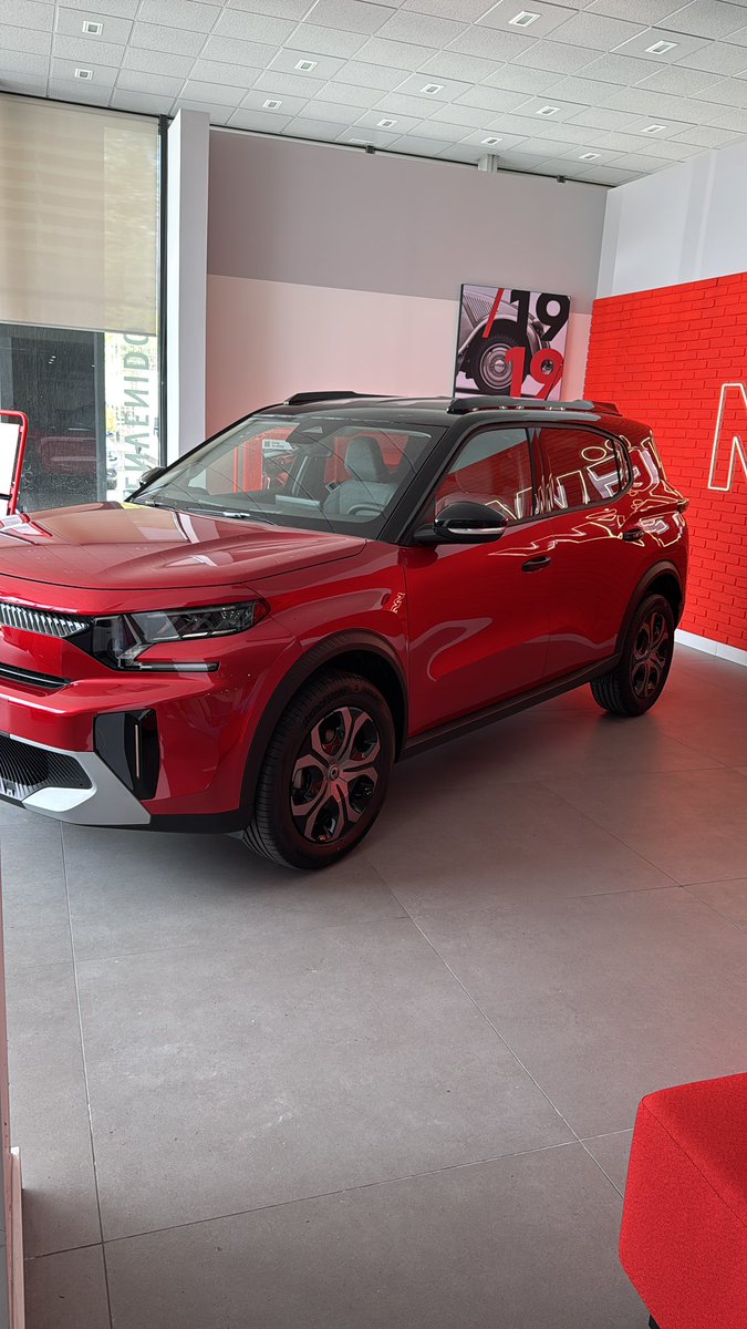 ALVISA_SA's tweet photo. Esta tarde hemos recibido la visita de clientes y amigos en la presentación del #CITROEN C3 Aircross y GRANDE #PANDA. https://t.co/YPEJGPiJUz