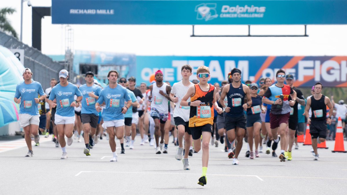 TackleCancer's tweet image. When else can you run a 5k on @HardRockStadium’s campus? Only on DCC Day🤩
Shoutout to our 5kers for running with us for the fight against cancer #WorldRunningDay