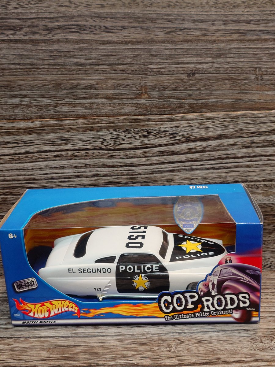 yasuoSu70339660's tweet photo. COP RODS
The Ulrimate Police Cruiser 1/24scale
2000年頃、箱のダメージも少なく
未開封状態で見つかったのは奇跡
#CopRods
#Hotwheels
#ホットウィール https://t.co/lVJej3FNdV