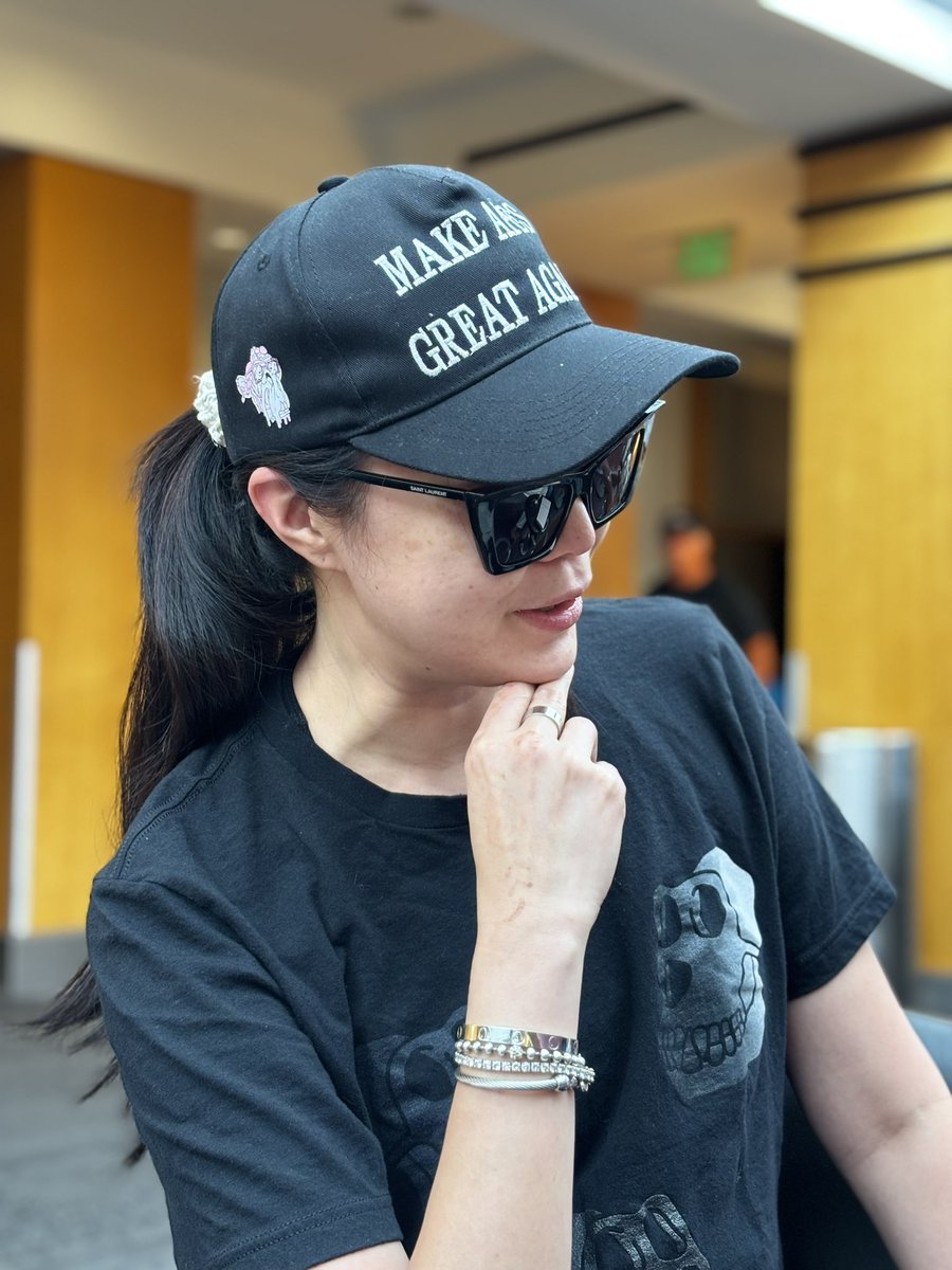 🩷Rocking the “MAKE APES GREAT AGAIN” Baseball Cap🩷
-Unisex, comes in Black or Pink
-$18 USD

boredbaddies.myshopify.com/products/bored…