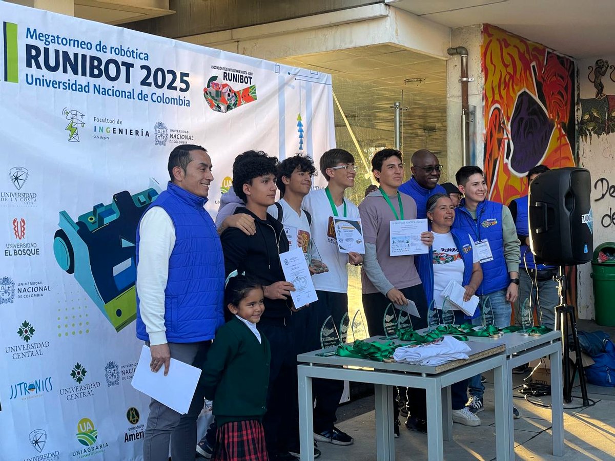 El equipo de  robótica del Reyes participó en el XI Megatorneo Internacional de Robótica RUNIBOT 2025, realizado en la Universidad Nacional de Colombia del 7 al 9 de mayo de 2025 🤖​🏆​

Descubre esta experiencia y sus protagonistas en la Revista Reyes revistareyes.com/2025/05/27/el-…