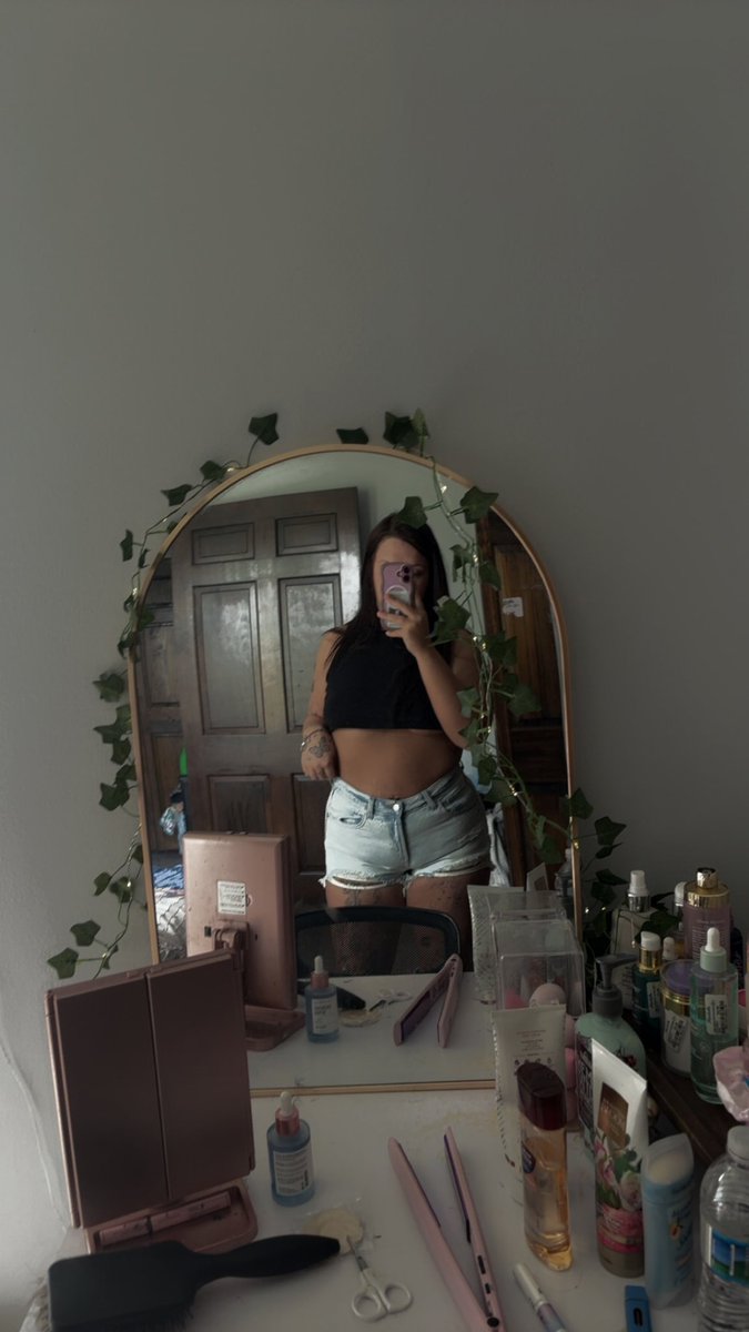 Hannahflat23912's tweet photo. Big things cumming soon https://t.co/LDnA9Rfzae
