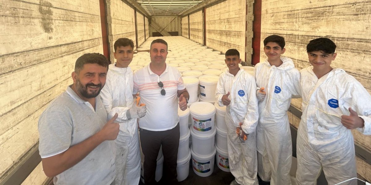 📍Mimar Sinan Mesleki ve Teknik Anadolu Lisesi öğrencilerimiz, Bakanlığımızın Web sitesinde 📌"Maarif Ailemizin Sesi" platformunda yer aldı.

Öğrencilerimiz, okulumuzun boya üretim atölyesinde boya üretiyor,  patentini aldıkları TORMİS markasıyla tonlarca ürün satarak gelir elde