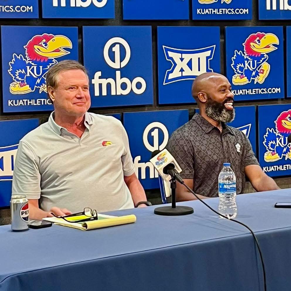 RelphGirl's tweet photo. Rock Chalk Jacque!
Welcome back, Assistant Coach Vaughn!!
Although I’m a little concerned that the look on Bill’s face sez “I sure AF hope this works!”….
❤️💙🏀 https://t.co/6OiwZkoidZ