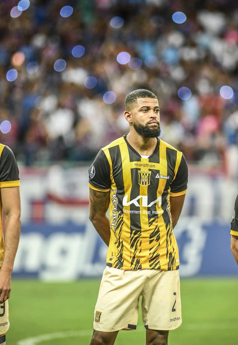 eodragas's tweet photo. ✍️ O Atlético acertou a contratação do volante Castro, de 30 anos, que estava no futebol da Bolívia.

🧤 Além disso, o goleiro Paulo Vitor Fagundes, de 36 anos, também chega ao Atlético. https://t.co/qY3CQVo65K