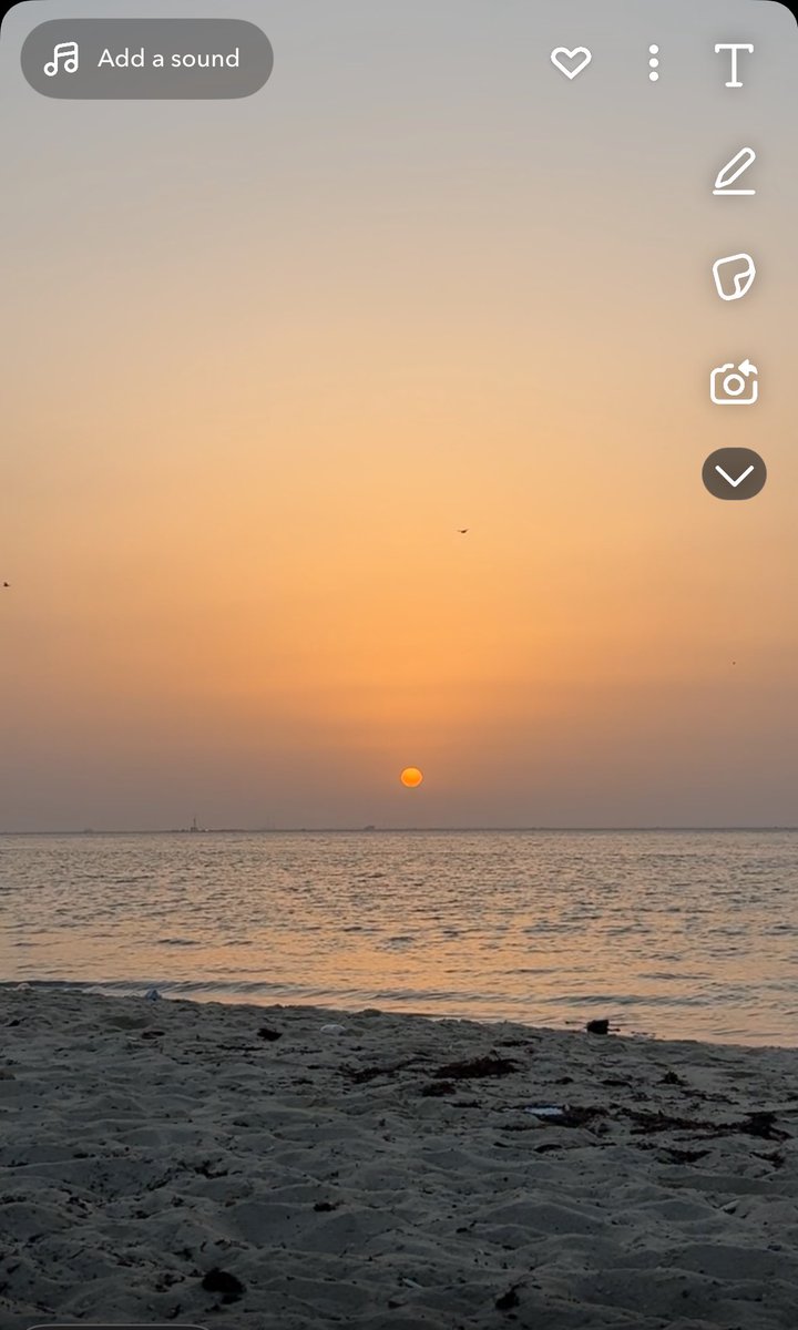iMwd_'s tweet photo. رحنا نشوف الشروق 🌅🧡💜🩵👫🏻✨ https://t.co/W3MDi30gPM